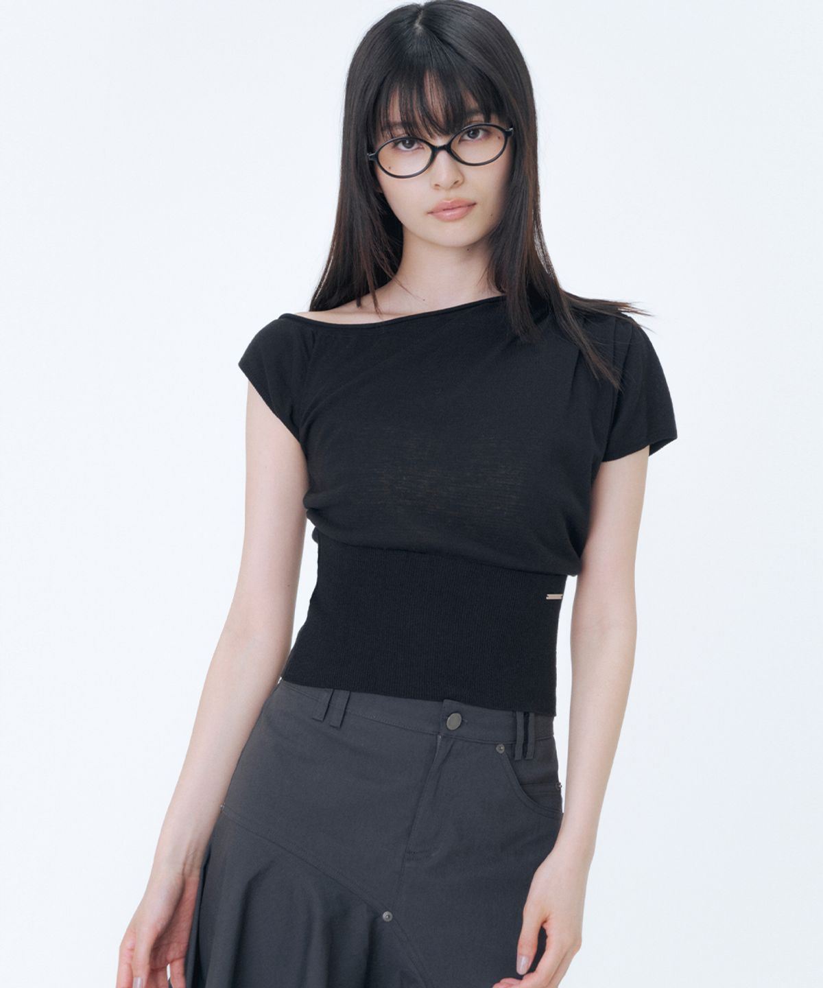 미세키서울(MISEKI SEOUL) One shoulder sheer knit top BLACK