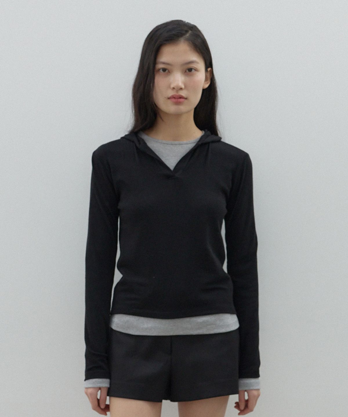 모헤(MOHAE) Soft v-neck hoodie top _ black