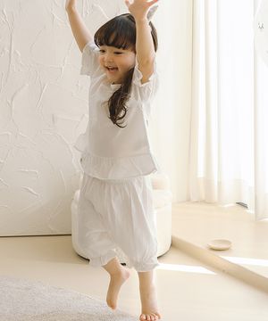 시원한 공간에서의 쪼꼬미의 홈웨어 - 아기 상하세트