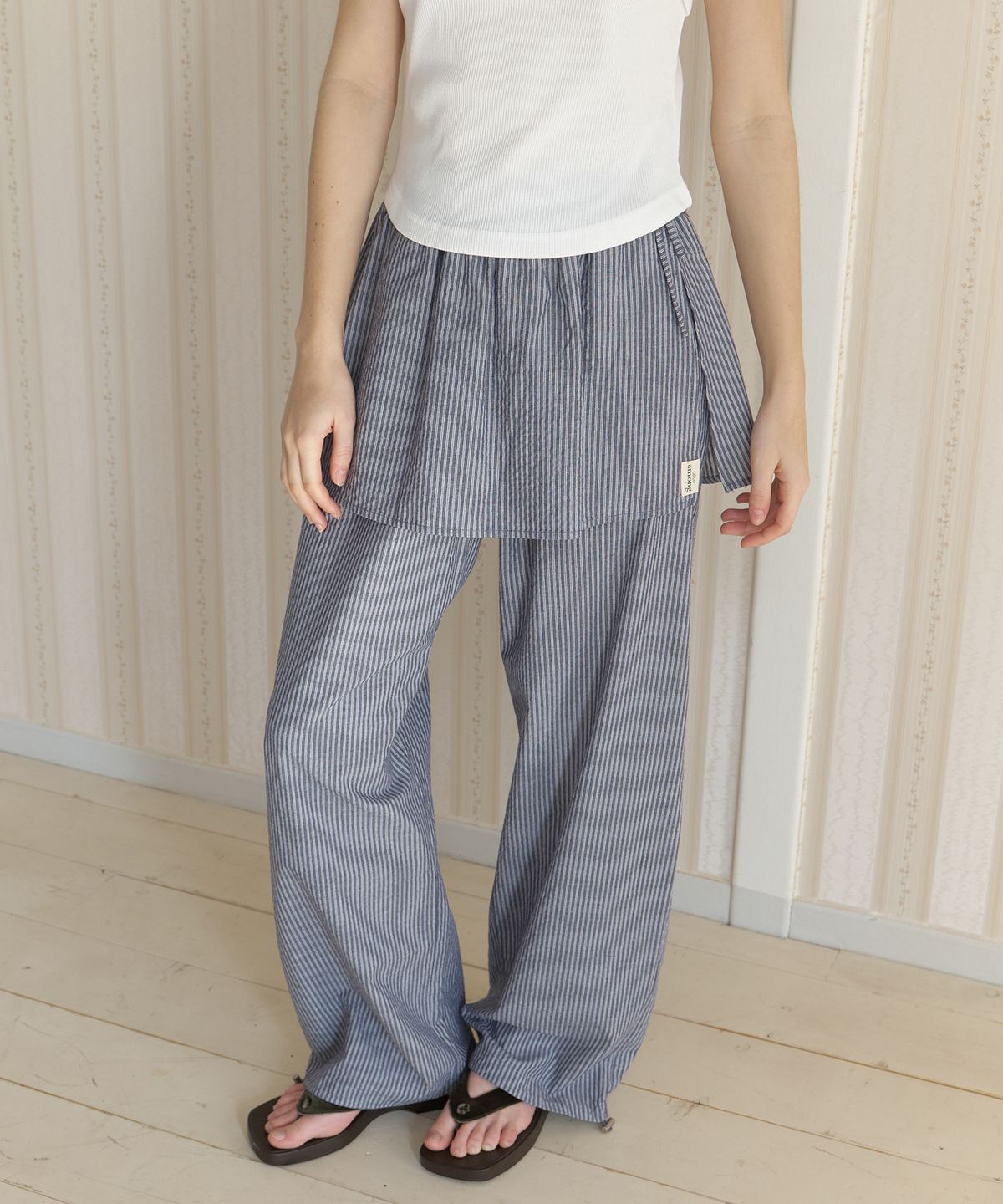 어몽(AMONG) A SKIRT LAYERED STRING PANTS_NAVY