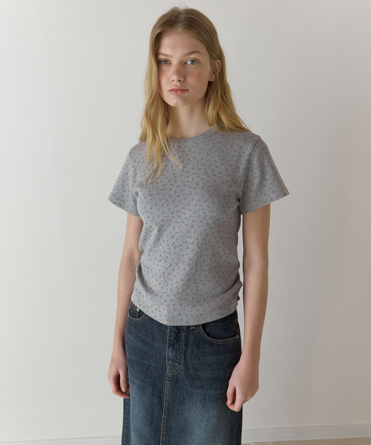 어몽(AMONG) A COTTON FLOWER T-SHIRT_GREY
