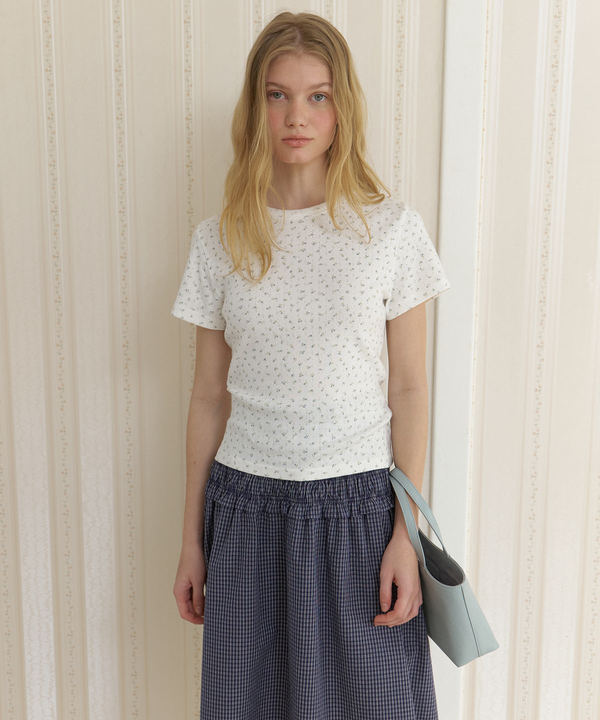 어몽(AMONG) A COTTON FLOWER T-SHIRT_IVORY