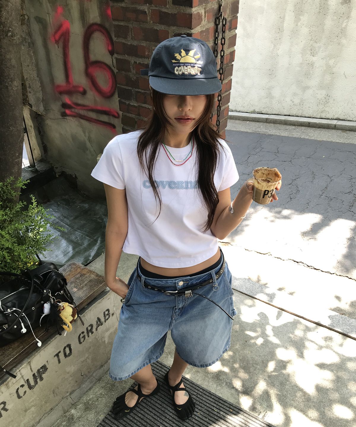 커버낫 우먼(COVERNAT WOMAN) 우먼 쿠퍼로고 슬림핏 티셔츠 화이트