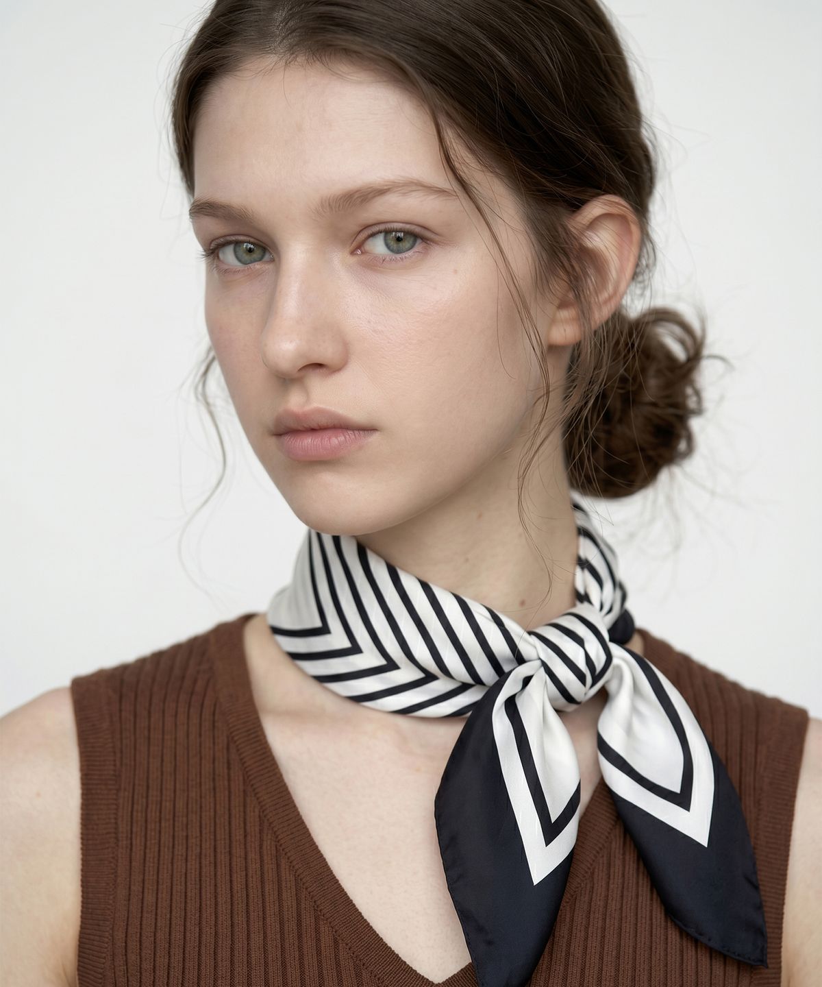 룩캐스트(LOOKAST) 리나 실크 스카프 / LINA SILK SCARF_2colors