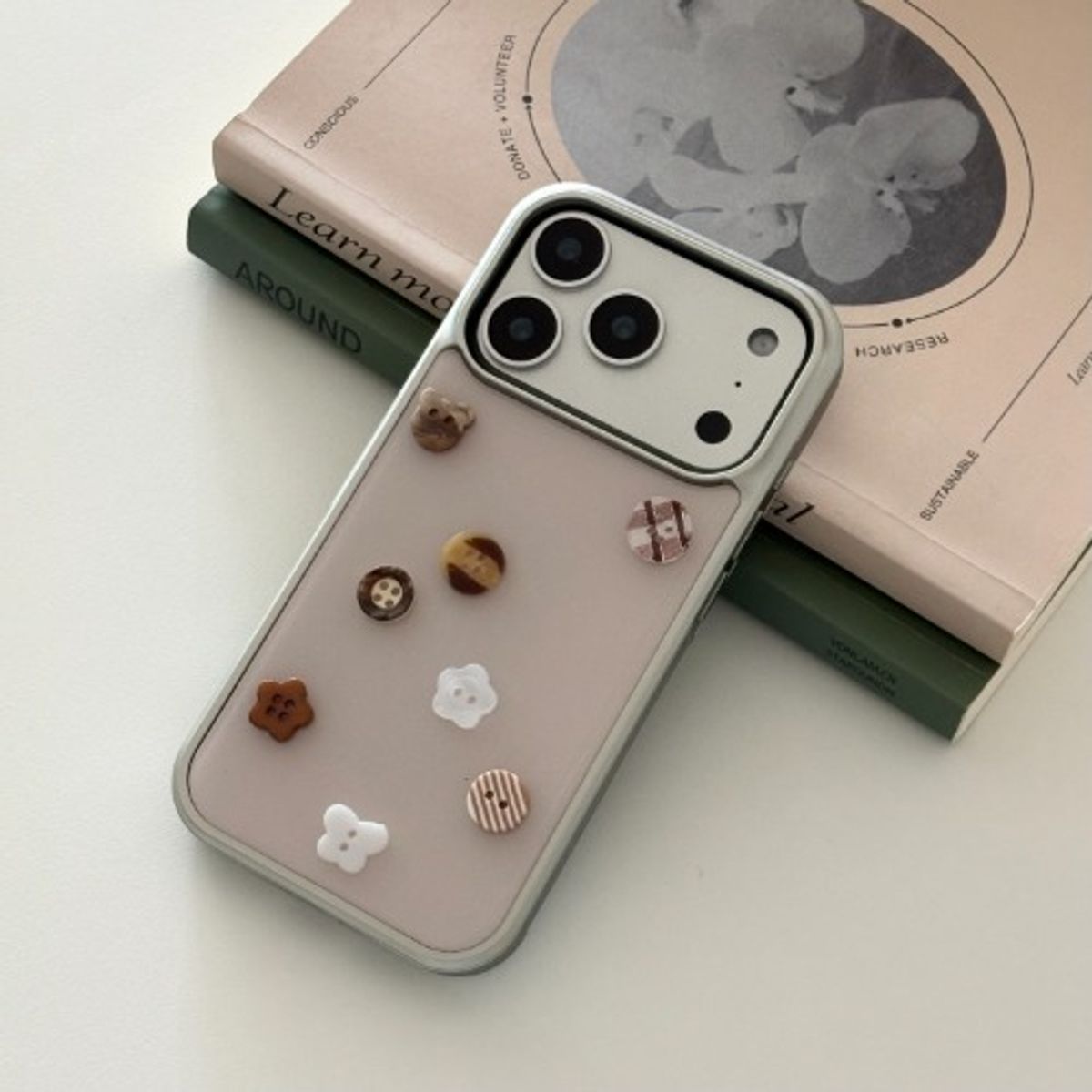 크림비(CREAMBEE) button beige epoxy case