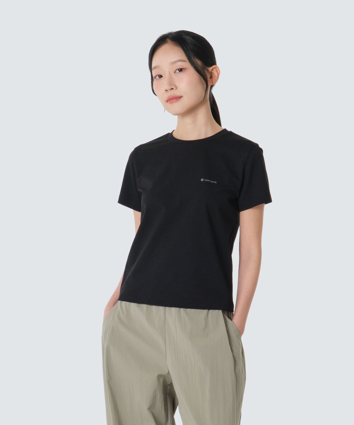 스노우피크 어패럴(SNOWPEAK APPAREL) 리젠 퀵드라이 여성 슬림핏 반팔 티셔츠 (S26MWTTS51) Black