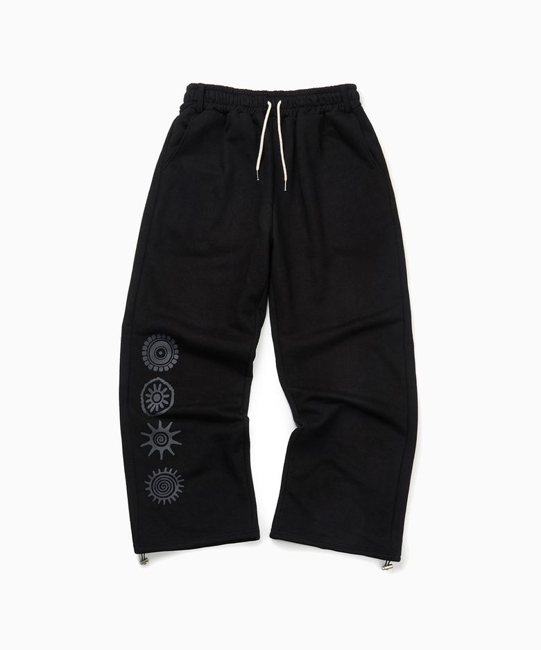 어도먼트 스웨트 팬츠 [블랙]