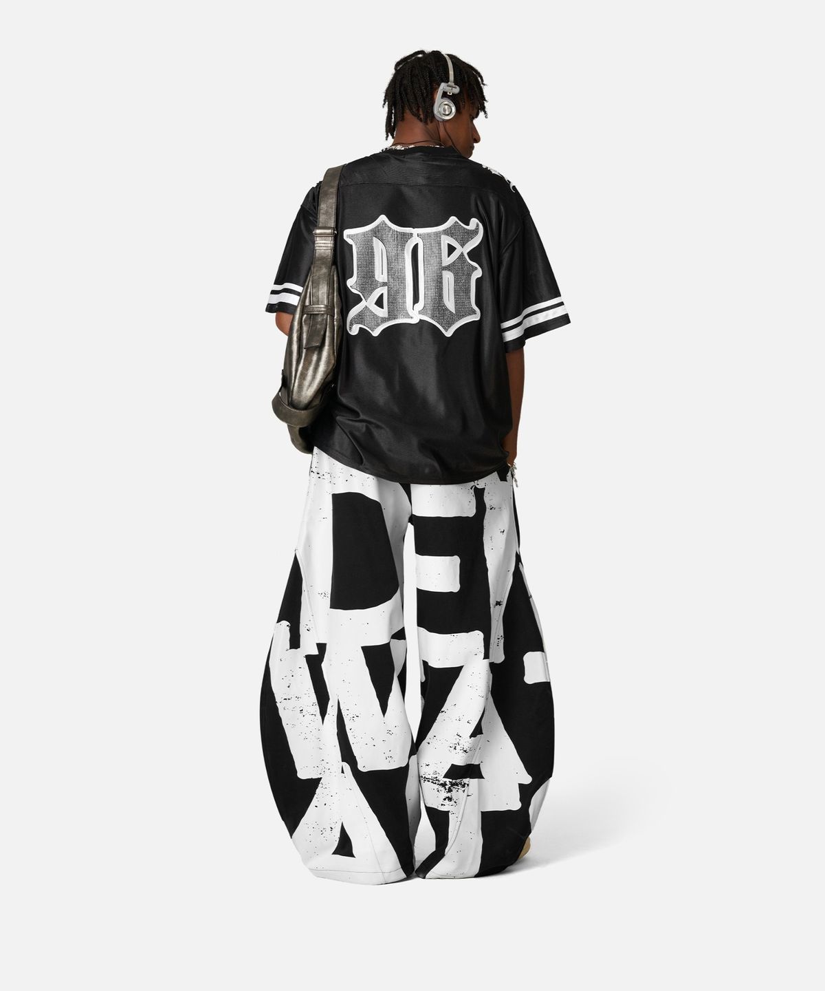 엘프릭 에덴(AELFRIC EDEN) Graffiti Super Baggy Barrel Sweatpants 배기 진 AE25CPQ20746-01TBLK