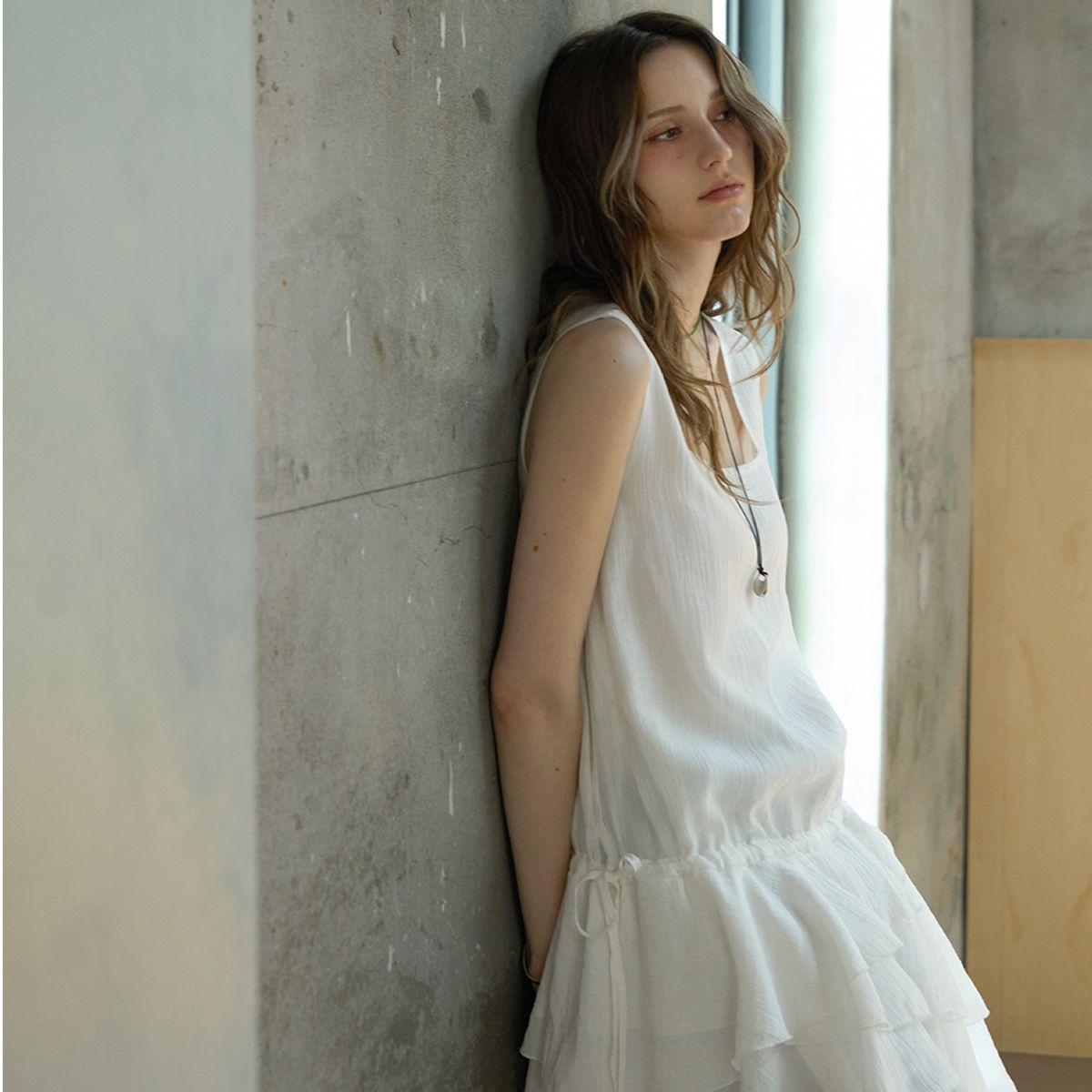켈리도나휴(KELLY DONAHUE) 텐셀 스퀘어 티어드원피스_WHITE