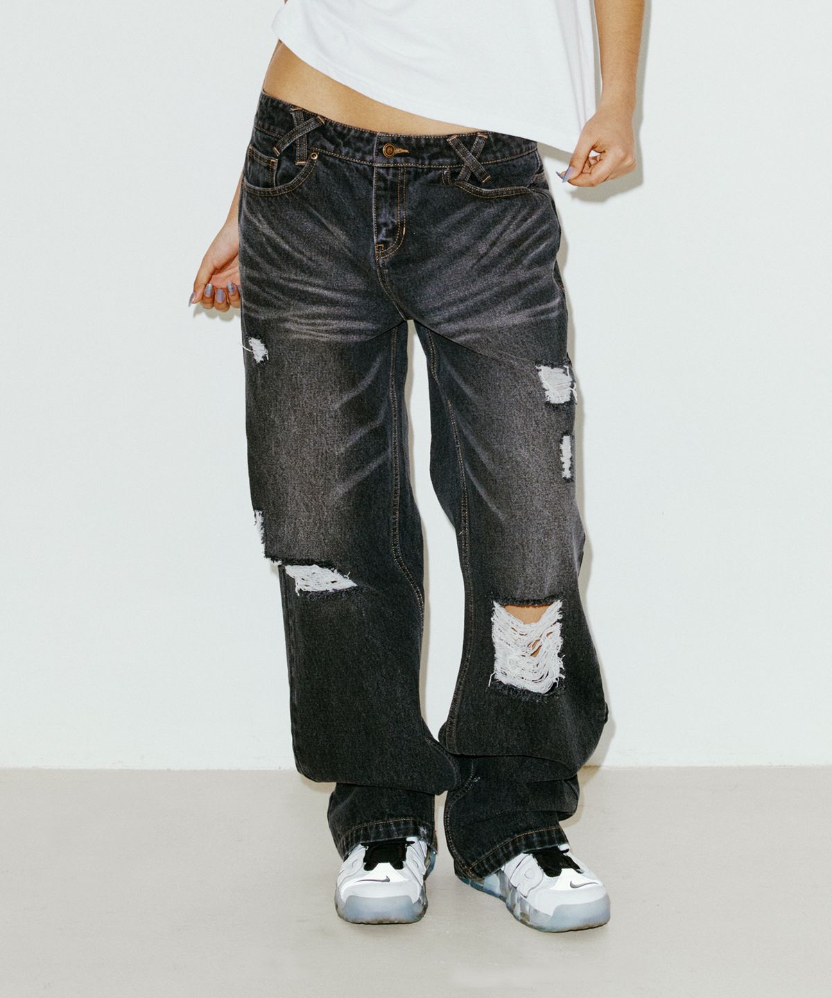 엔와이엑스엑스(NYXX) LOW DAMAGE DENIM PANTS BLACK