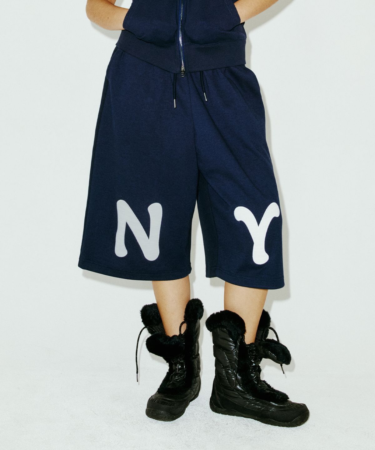 엔와이엑스엑스(NYXX) NY APLIQUE CAPRI PANTS NAVY