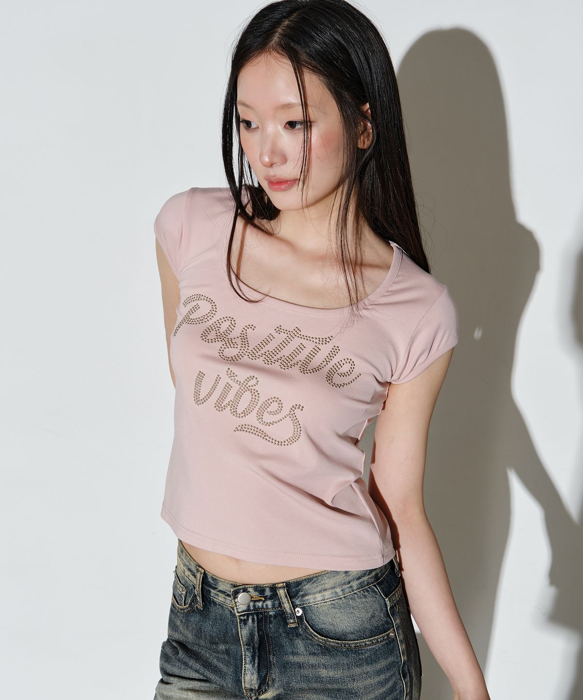 헬레네파리스(HELENE PARIS) POSITIVE VIBES 스퀘어넥 하프 티셔츠 [핑크]