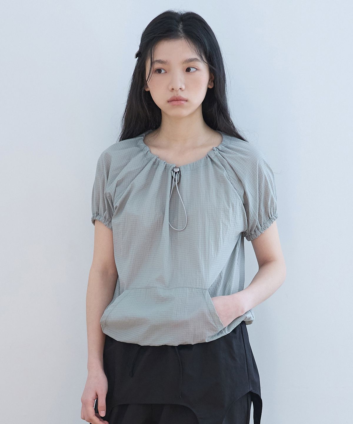 꼬모니노즈(COMONINOZ) W NYLON CHECK T-SHIRT [GRAY]