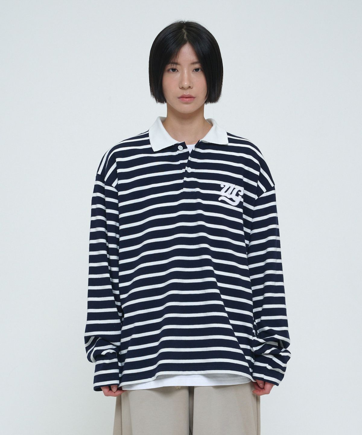 유니버스 가먼트(UNIVERSE GARMENT) 스트라이프 럭비 카라 티셔츠_NAVY