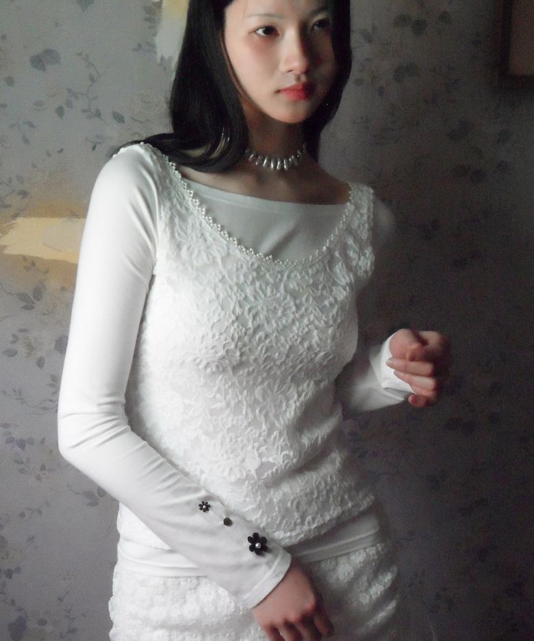 데이지 플로렛 래글런 롱 슬리브 티_아이보리