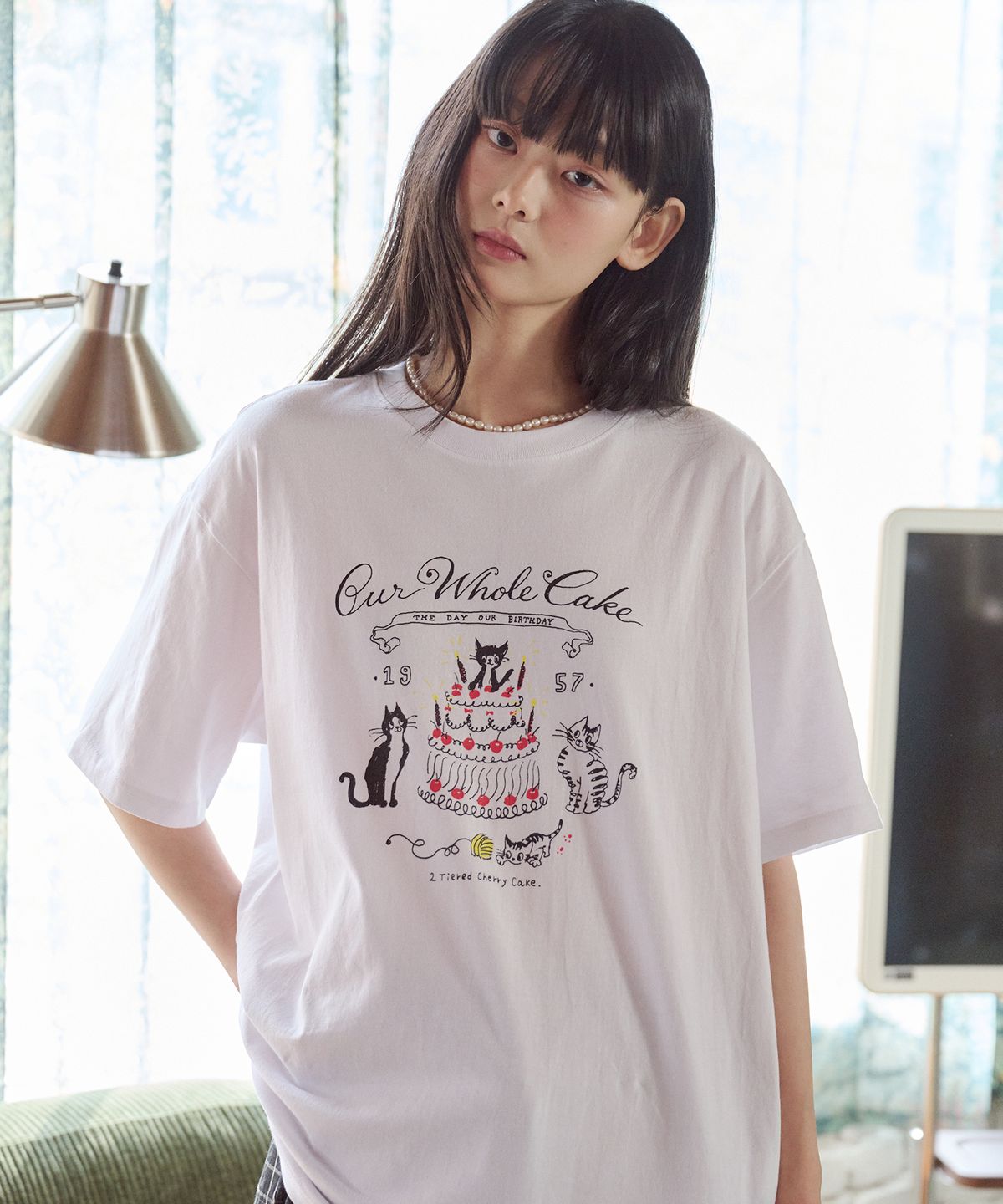 꼼파뇨(CPGN STUDIO) 벌스데이 반팔티 화이트
