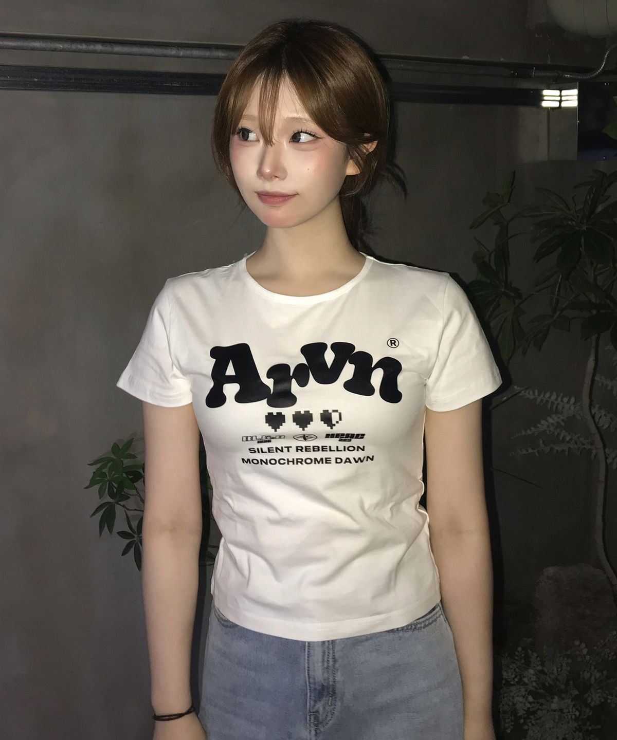 아르벤클럽(ARVEN CLUB) Arvn 트리플 하트 로고 여성 슬림핏 반팔티셔츠