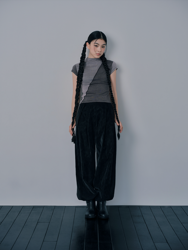 Asymmetric Color-Block Mock Neck T-shirt [Pink]