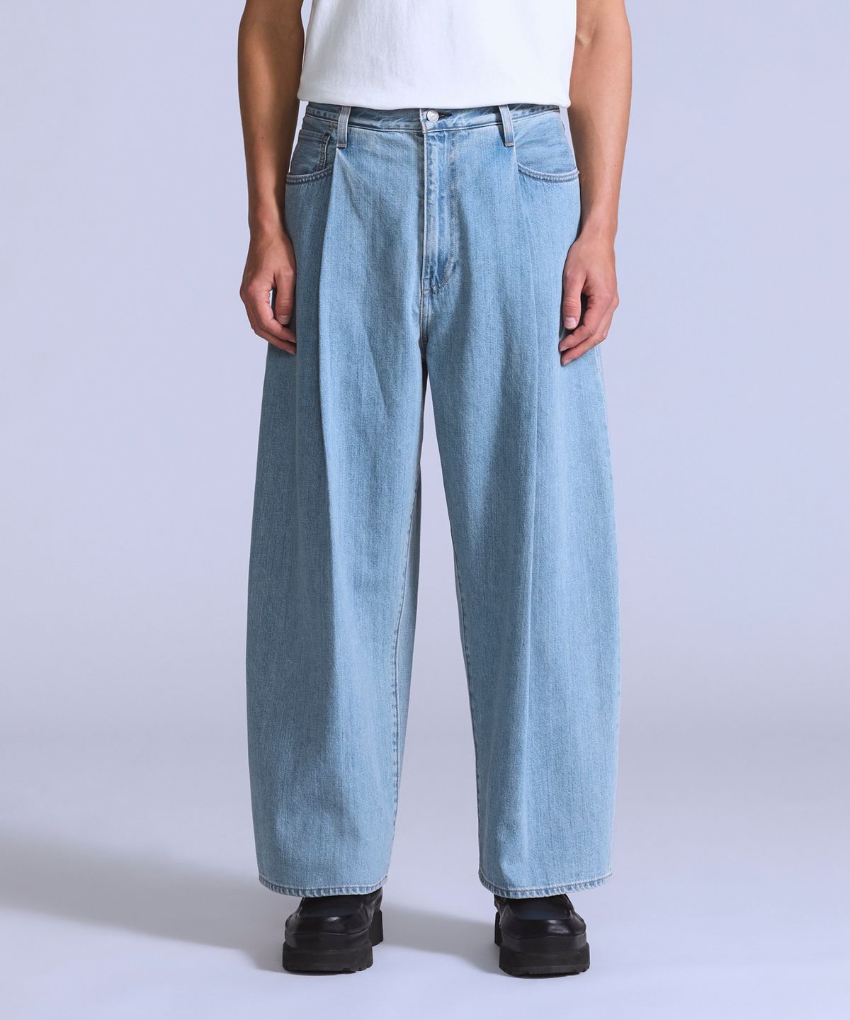 리바이스(LEVI'S) BLUETAB™ 와이드레그 플리츠 크롭 진 A9136-0002