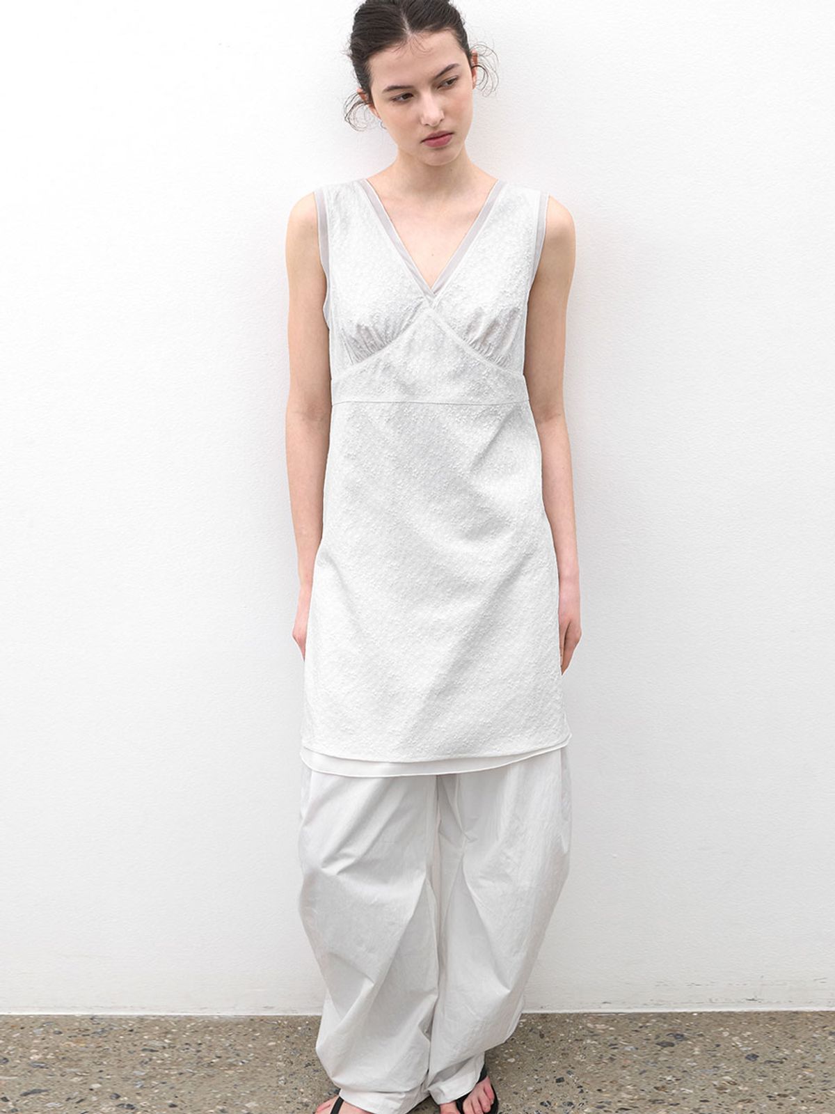아틀리에 나인(ATELIER NAIN) V-NECK PALE PETAL DRESS (OP-6332)