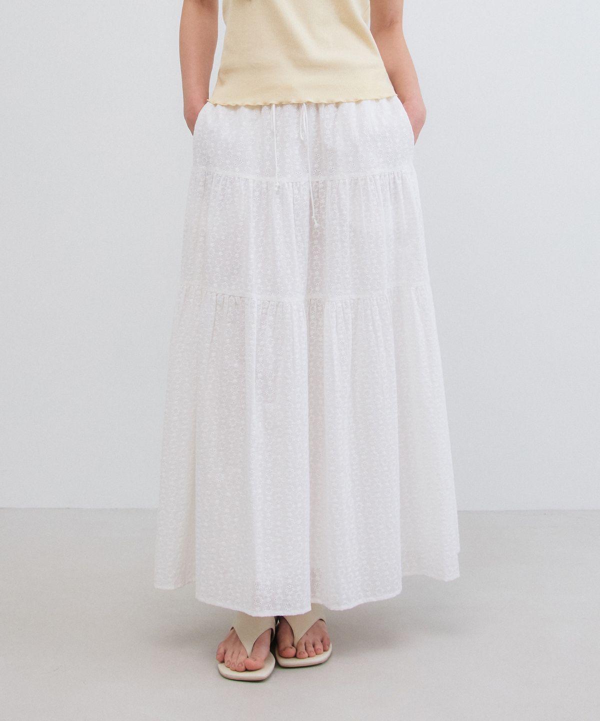 망고매니플리즈(MANGO MANY PLEASE) WISH PUNCHING SKIRT_WHITE