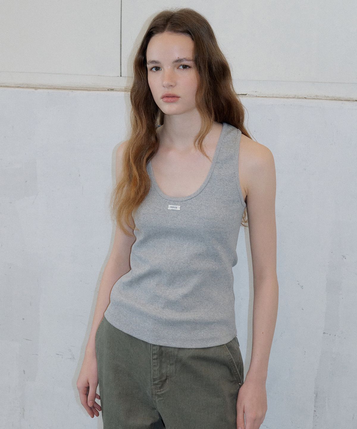 프리버07(FRIVER07) U-neck label point sleeveless top [FRSP07SL01]_Gray