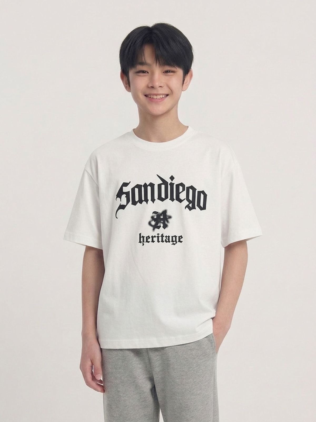 행텐 틴즈(HANGTEN TEENS) 틴즈 올드 잉글리쉬 그래피티 반팔 티셔츠_003(14570-031-404-31)