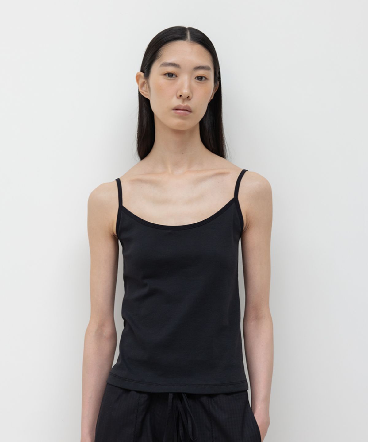 지비에이치 어패럴(GBH APPAREL) SLIM FIT BASIC SLEEVELESS / BLACK