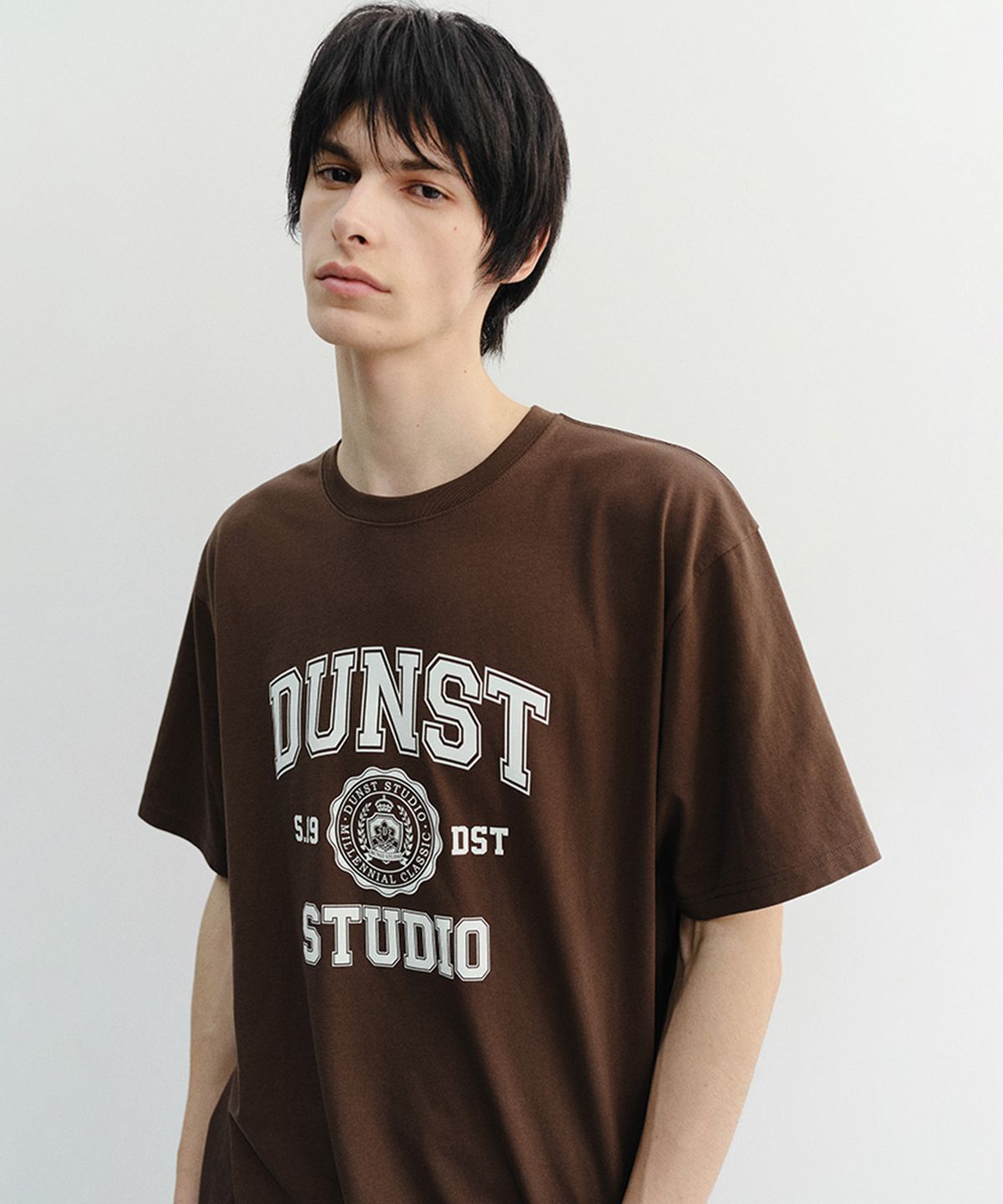 던스트 포 맨(DUNST FOR MEN) CLASSIC LOGO T-SHIRT_UNISEX_UDTS6B139_BROWN