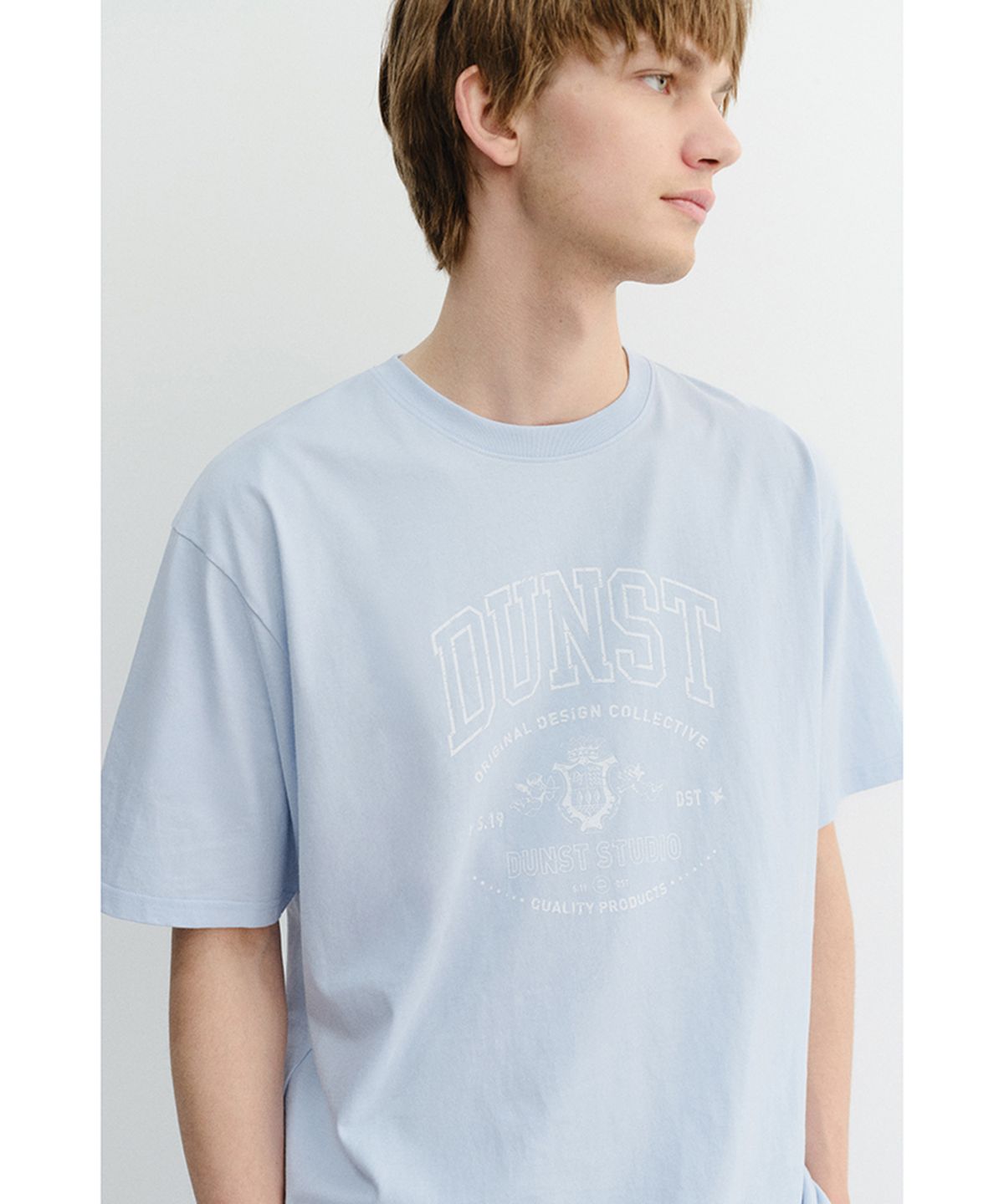던스트 포 맨(DUNST FOR MEN) CUPID ARCH LOGO T-SHIRT_UNISEX_UDTS6B129_SOFT BLUE