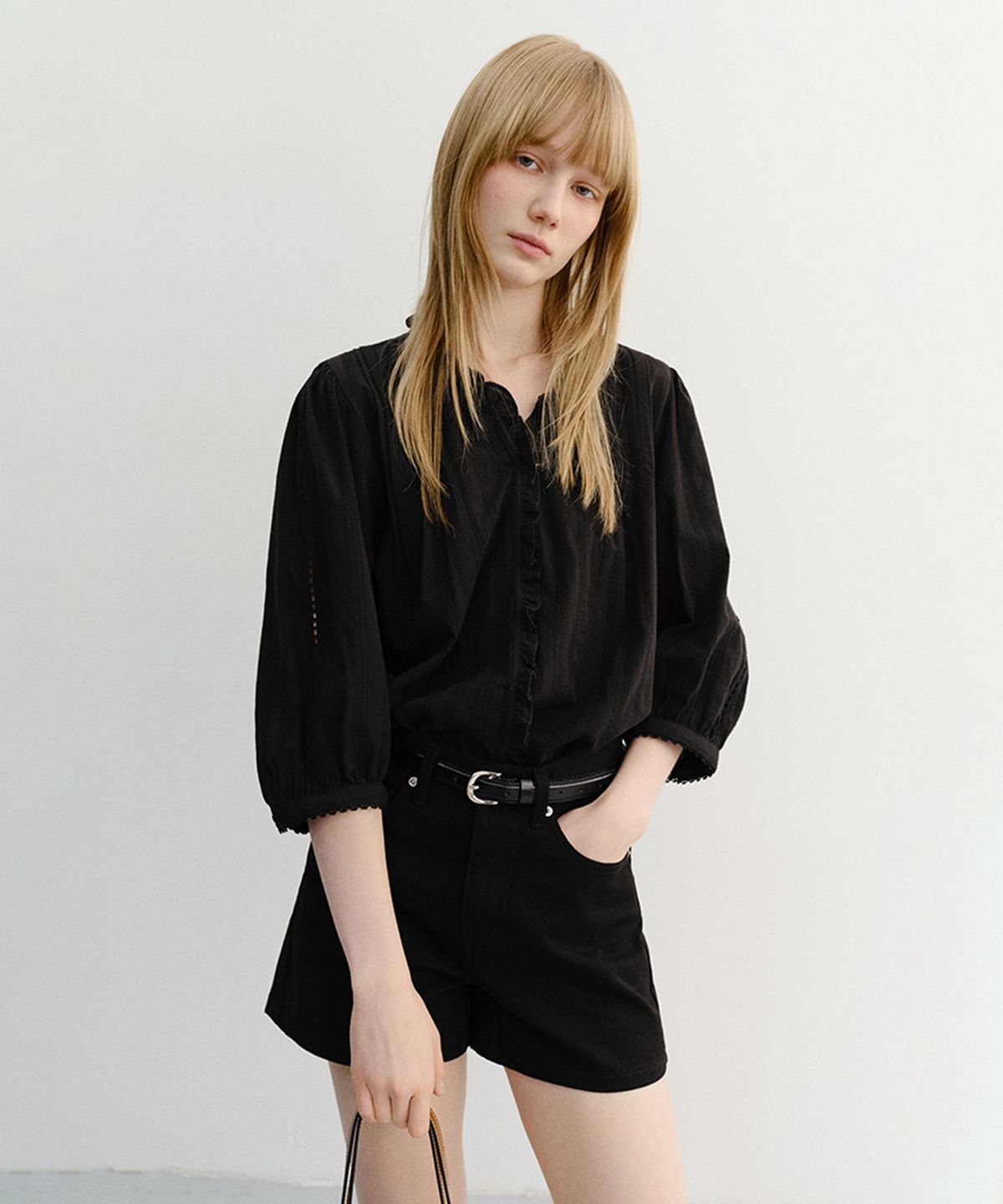 던스트(DUNST) JANE FRILL BLOUSE_UDBL6B222_BLACK