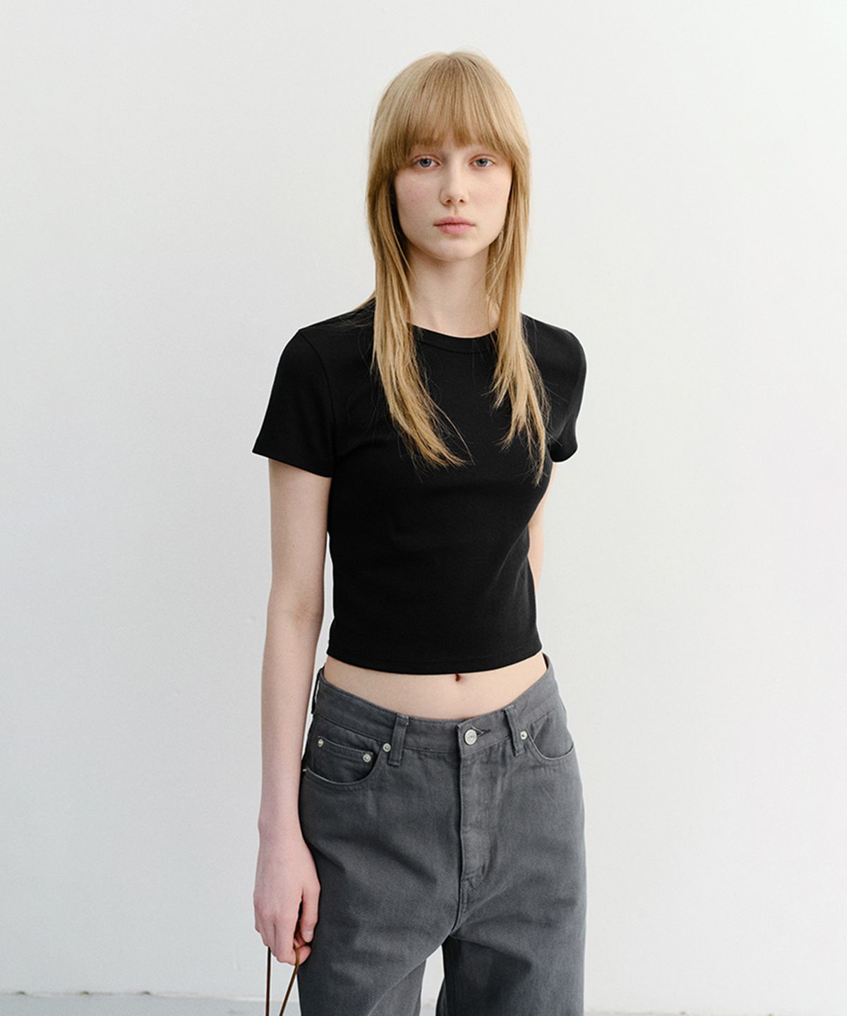 던스트(DUNST) CROPPED SLIM TOP_UDTS6B224_BLACK