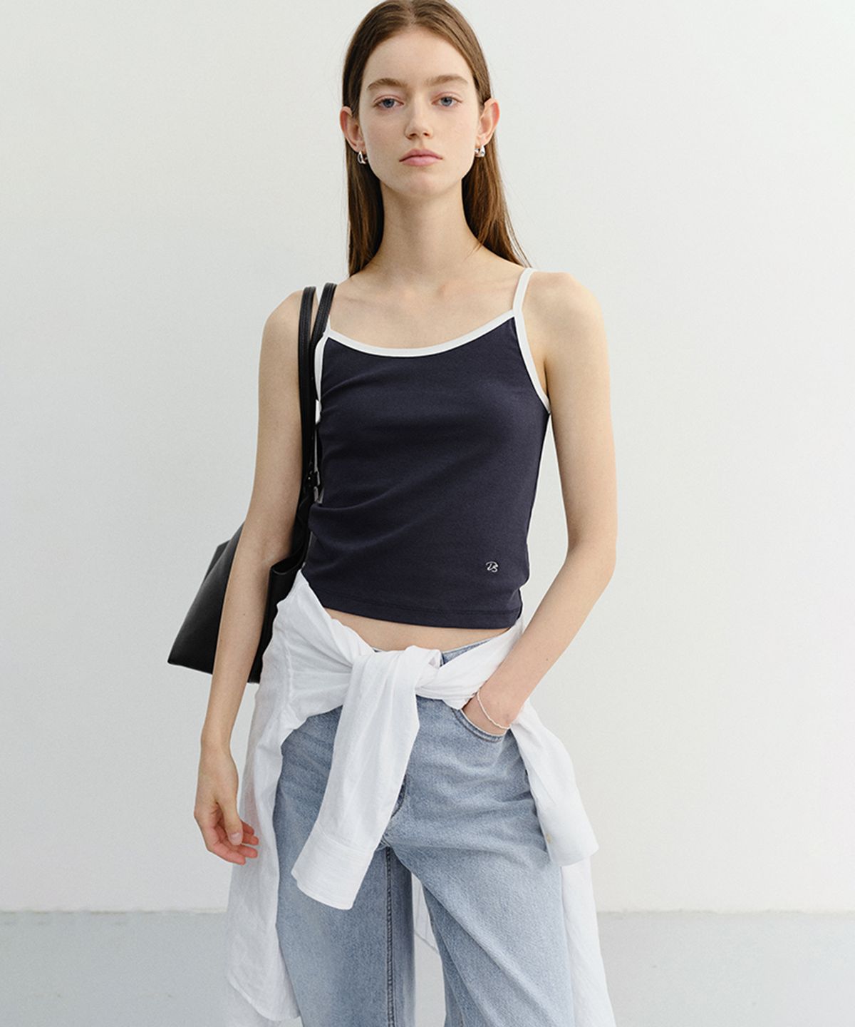 던스트(DUNST) 2-TONE TRIM SLEEVELESS TOP_UDTS6B229_NAVY / IVORY