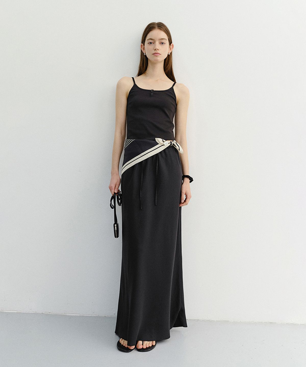 던스트(DUNST) LINEN MAXI SKIRT_UDSK6B221_BLACK