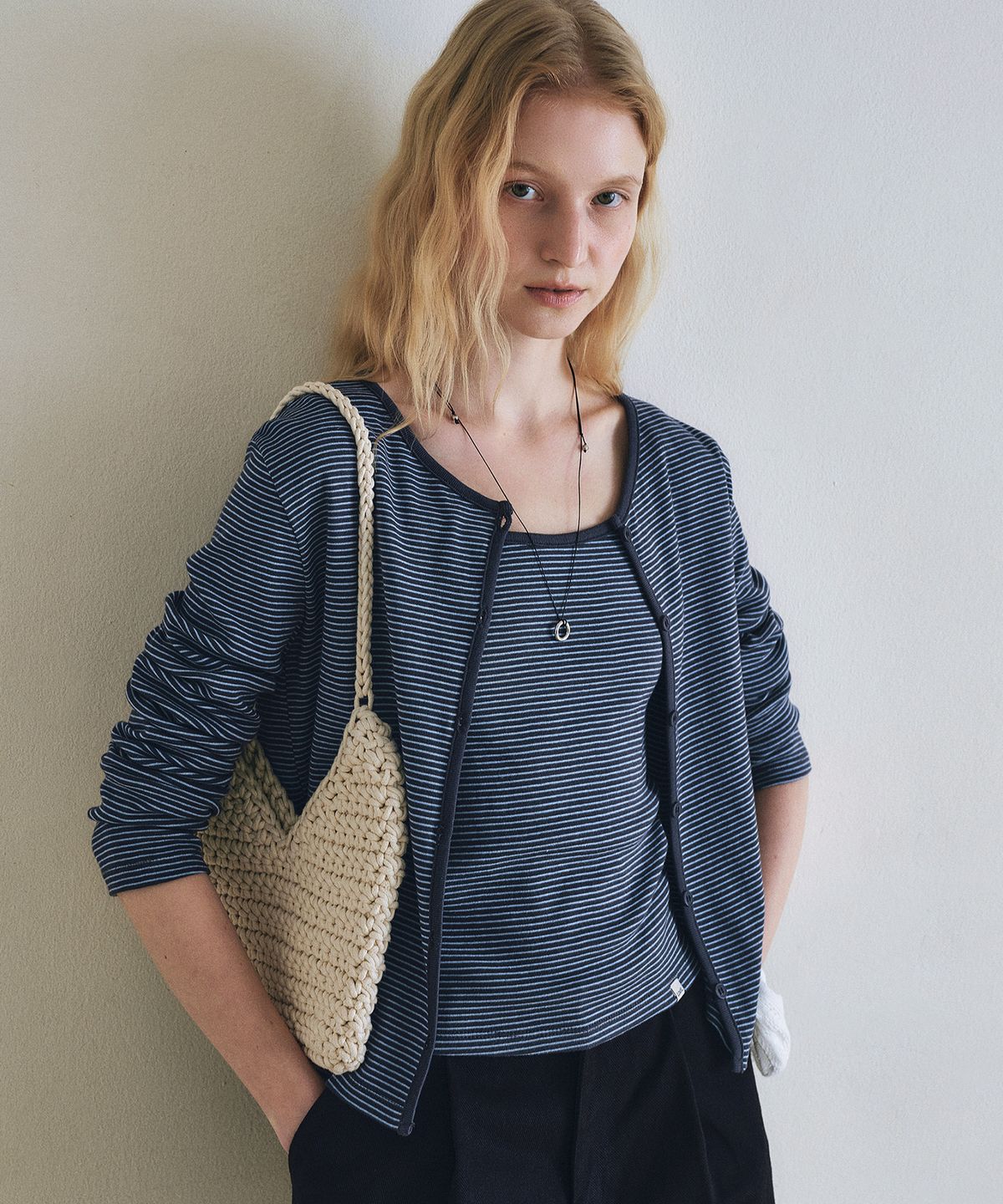로에일(LOEIL) Stripe sleeveless cardigan set_Charcoal