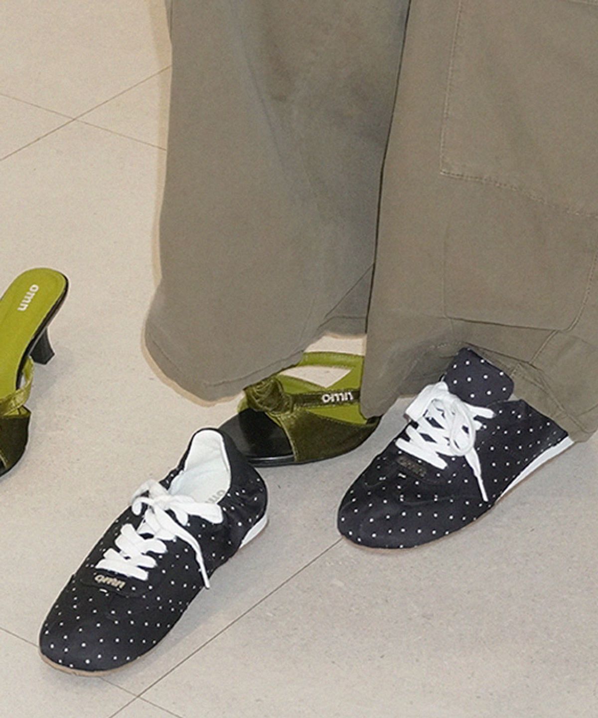 옴니포턴트(OMNIPOTENT) omn Dot Sneakers _Black