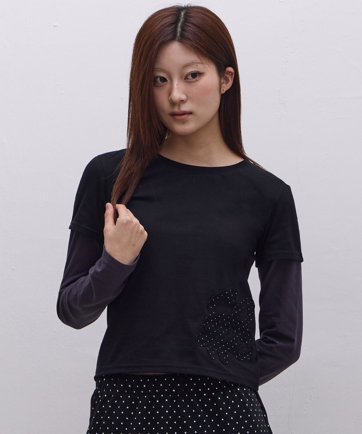 에브리시(EVERYASY) 도트 패치 레이어드 롱슬리브 (블랙)