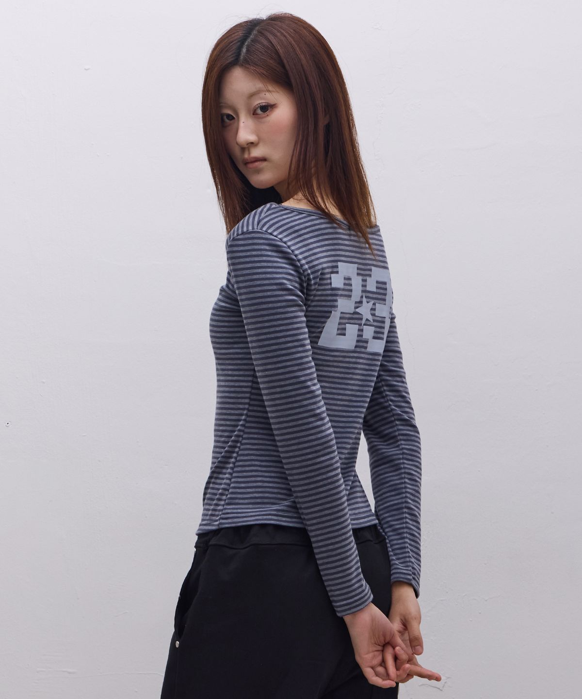 에브리시(EVERYASY) 23 로고 롱슬리브 (딥블루)