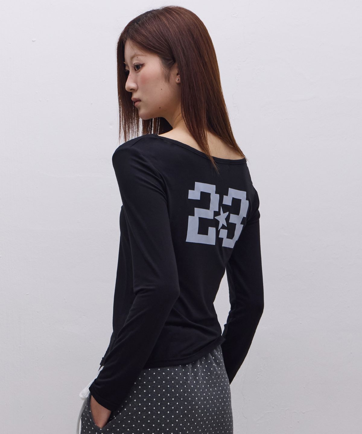 에브리시(EVERYASY) 23 로고 롱슬리브 (블랙)