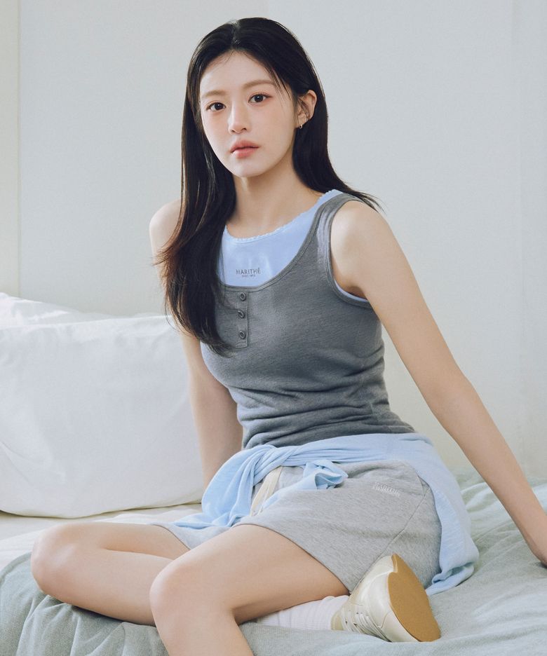 [고윤정 착장] W LAYERED SLEEVELESS heather charcoal