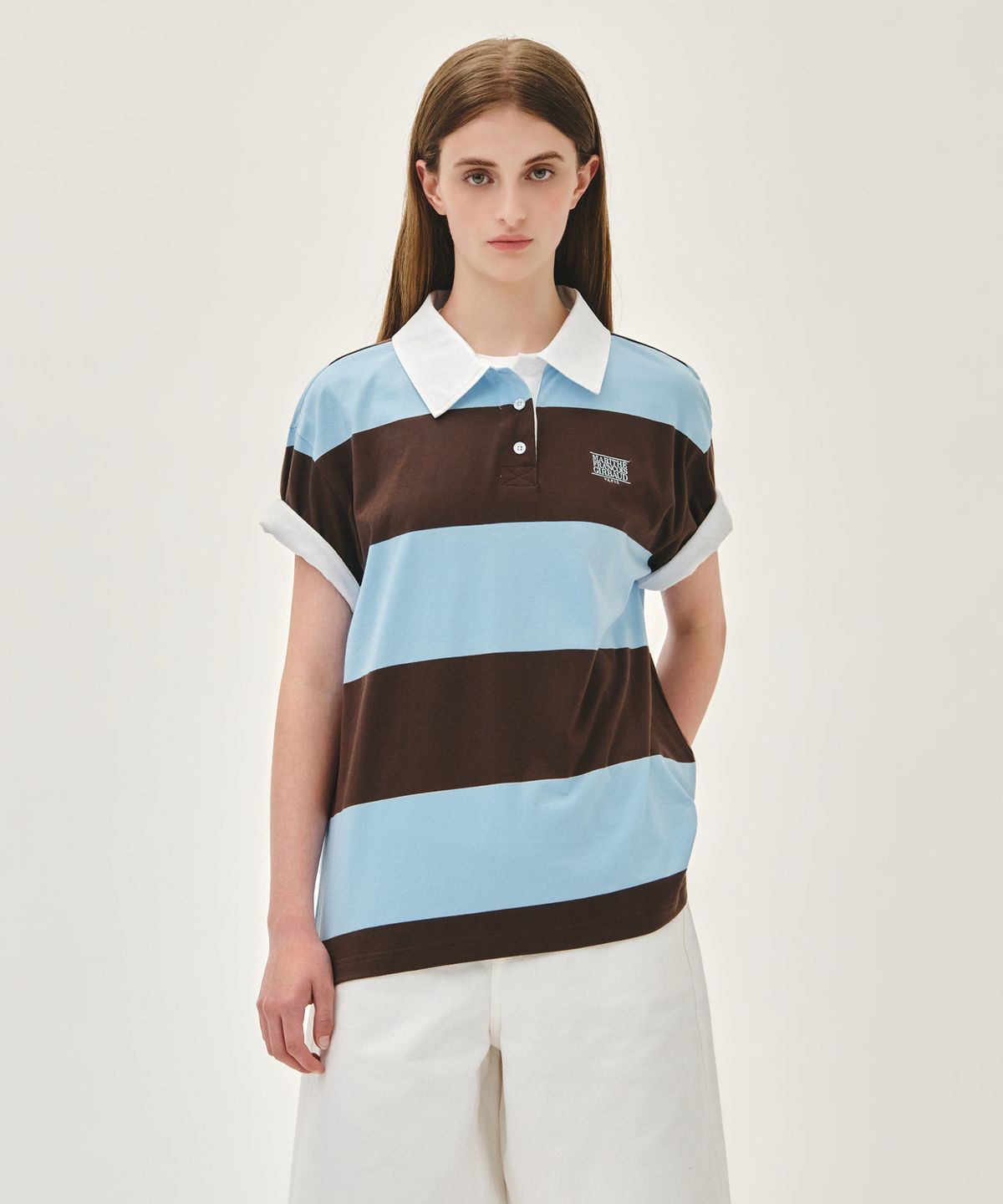 마리떼 프랑소와 저버(MARITHÉ + FRANҪOIS GIRBAUD) SMALL CLASSIC LOGO RUGBY STRIPE OVERSIZED COLLAR TEE sky blue