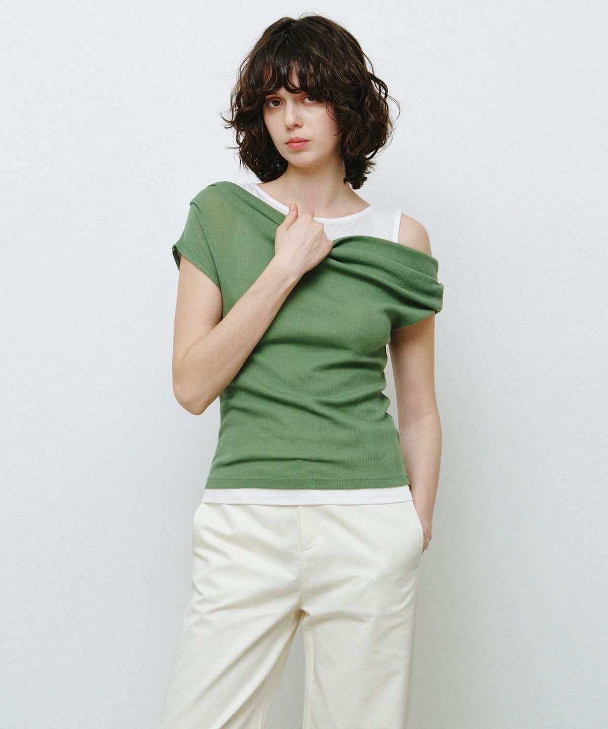 몽돌(MONGDOL) 더블 레이어드 원숄더 티셔츠 그린 MDTS093GREEN