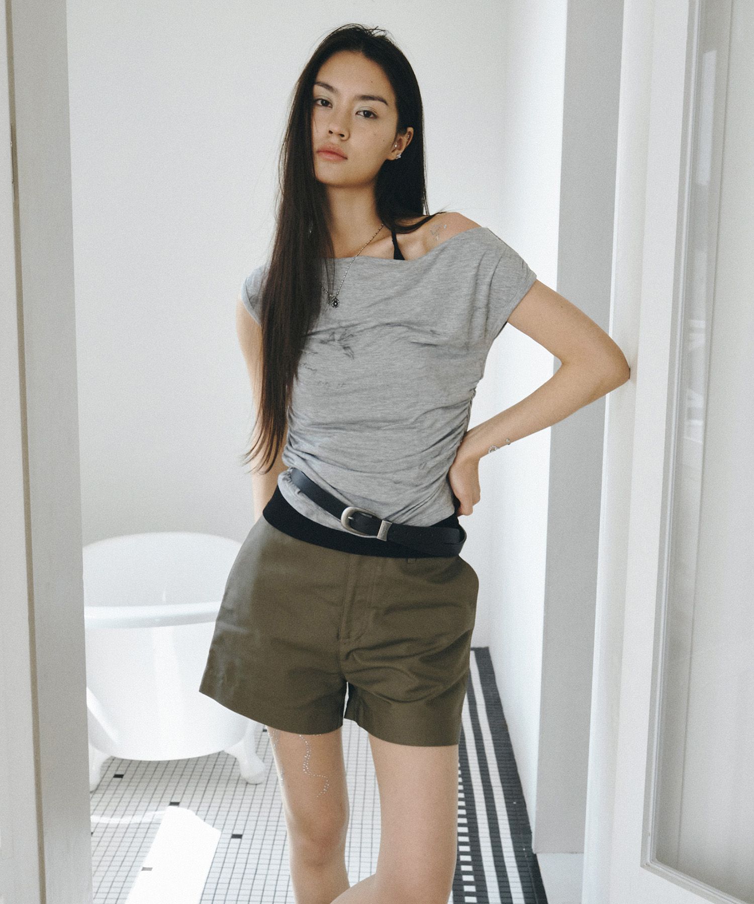 [SET] 사이드 셔링 레이어드 티셔츠 라이트그레이 MDTS067LGRAY source detail 44