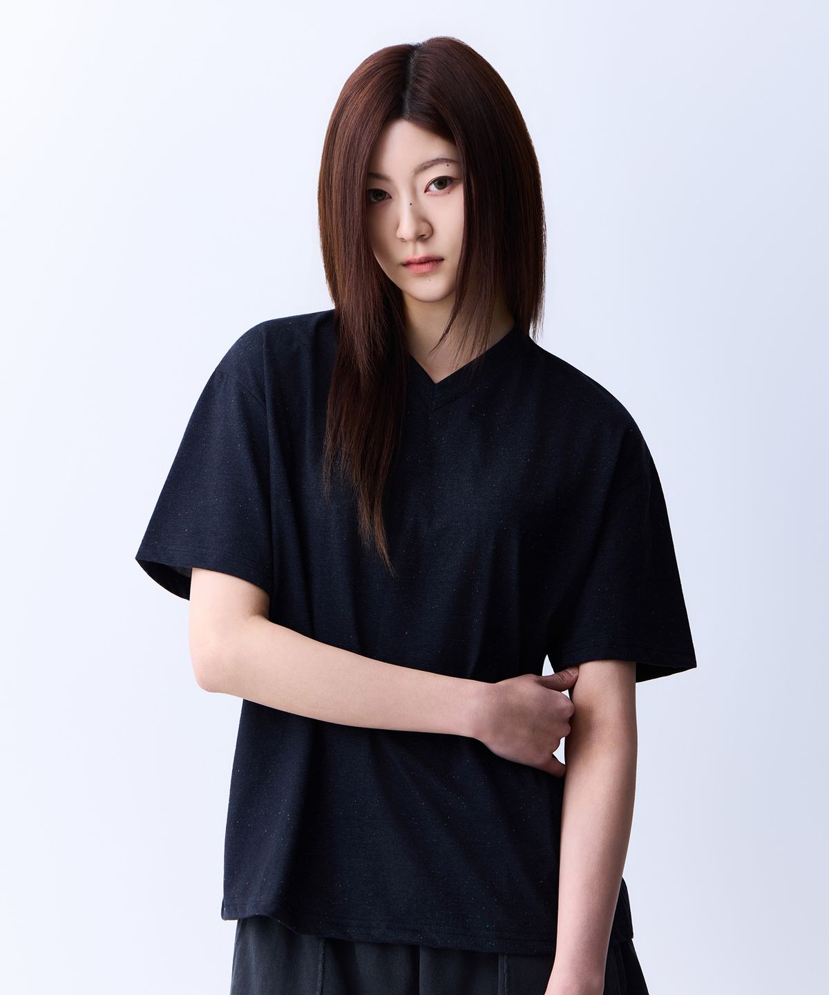 크러쉬 스타일(CRUSHST) 네추럴 스펙클 V넥 티셔츠 블랙