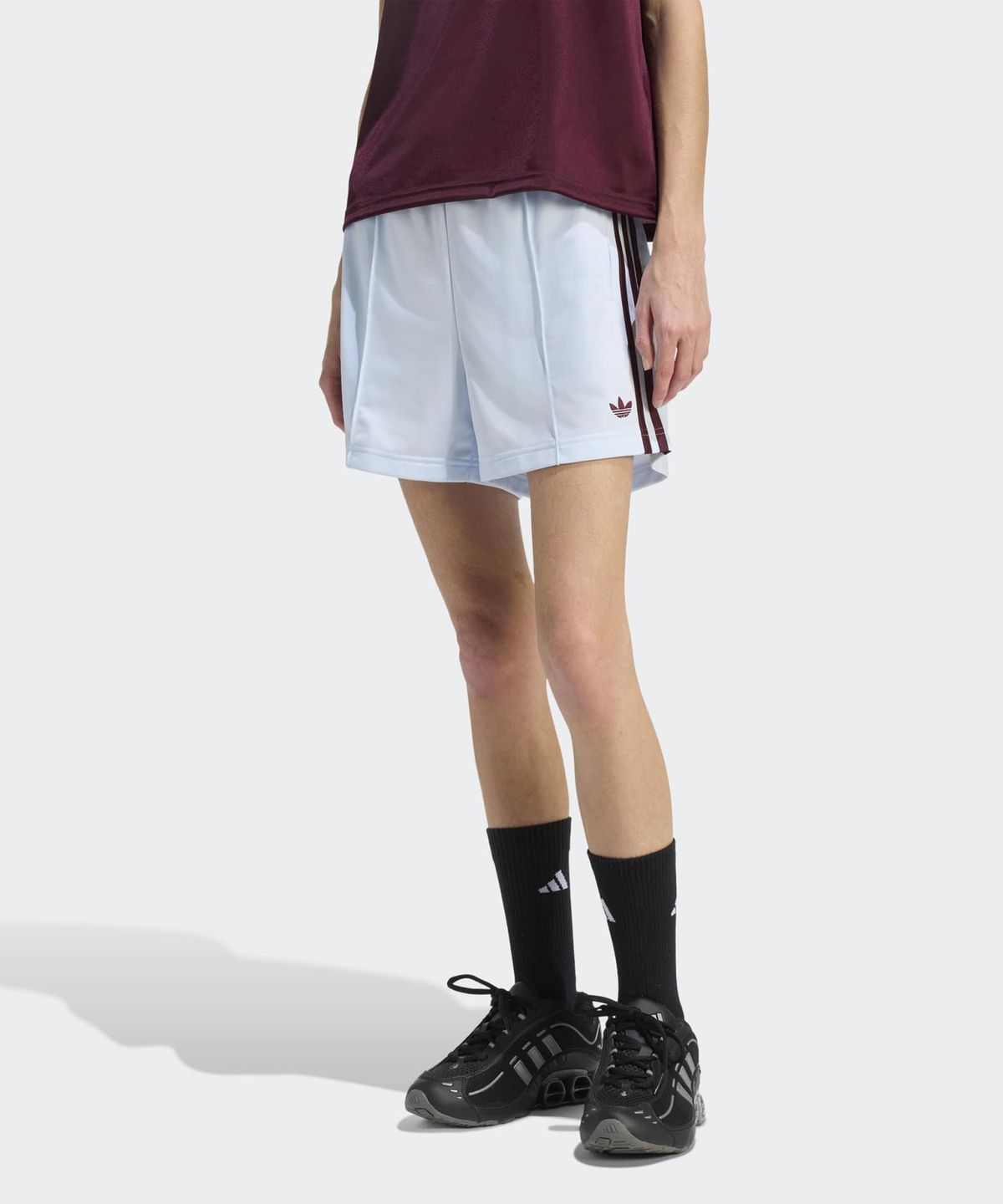아디다스(ADIDAS) 파이어버드 클래식 숏 팬츠 - 크리스탈스카이:마룬 / KD3670