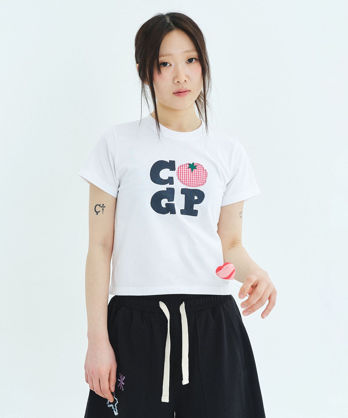 코드그라피(CGP) (우먼) CGP 체크 토마토 반소매 티셔츠-화이트