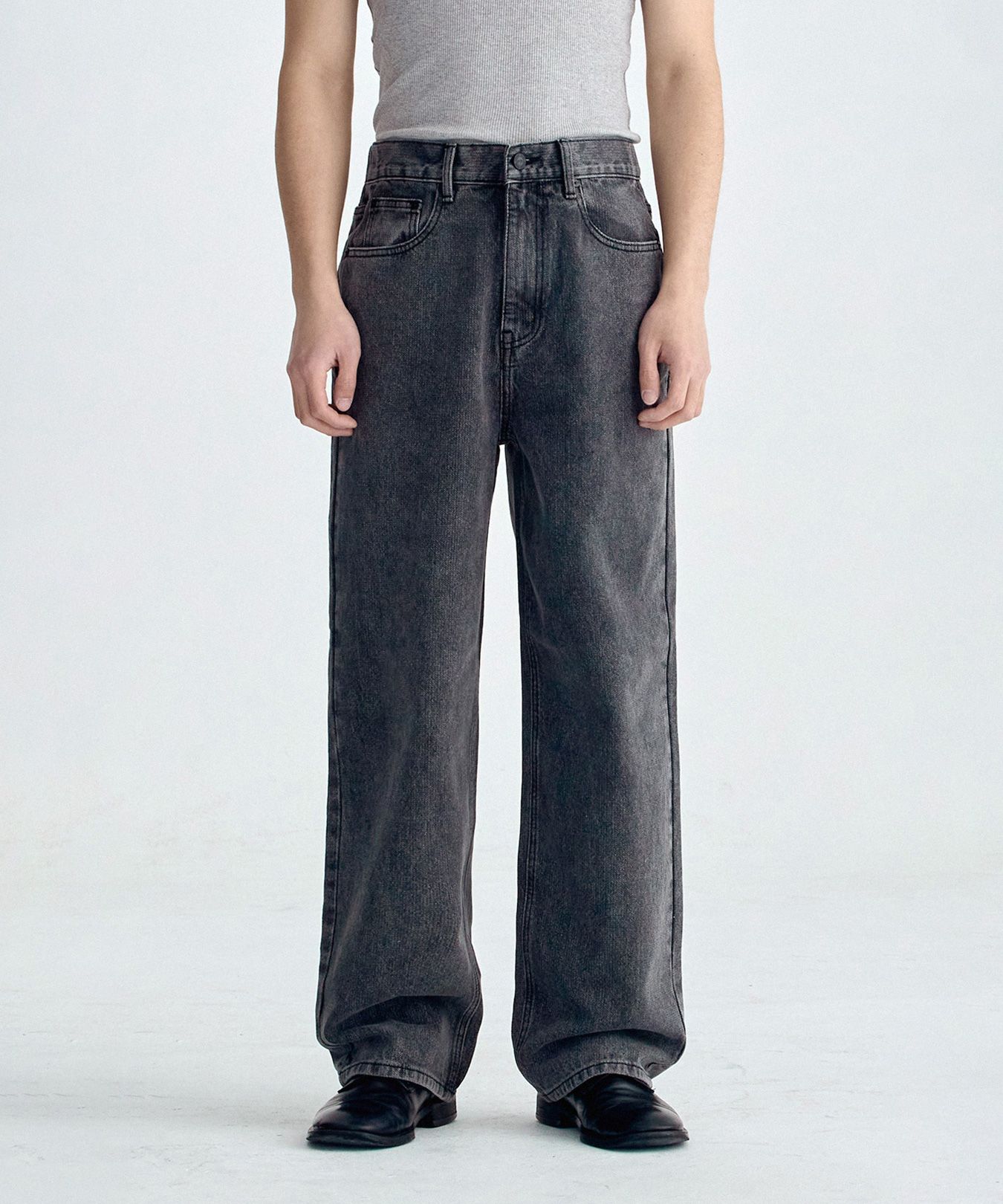 [여름 기획 원단] 커브드 배럴 데님 팬츠 (BLACK) source detail 70
