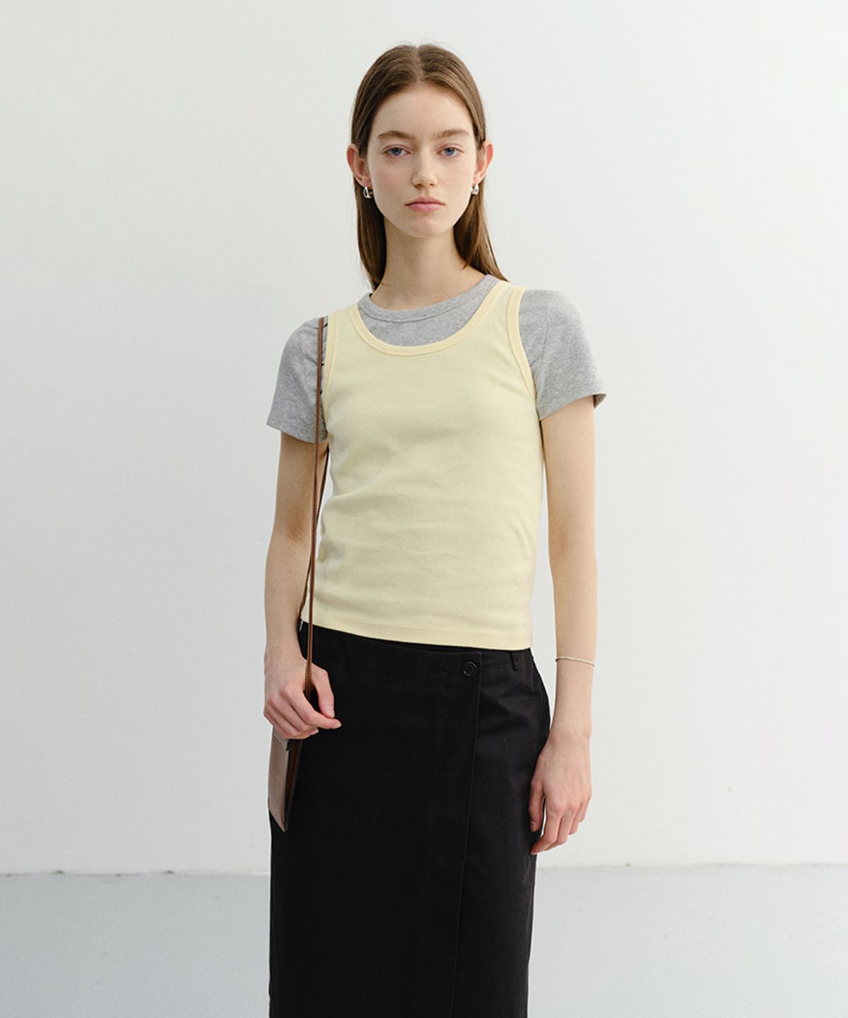 던스트(DUNST) ESSENTIAL SLEEVELESS TOP_UDTS6B228_BUTTER