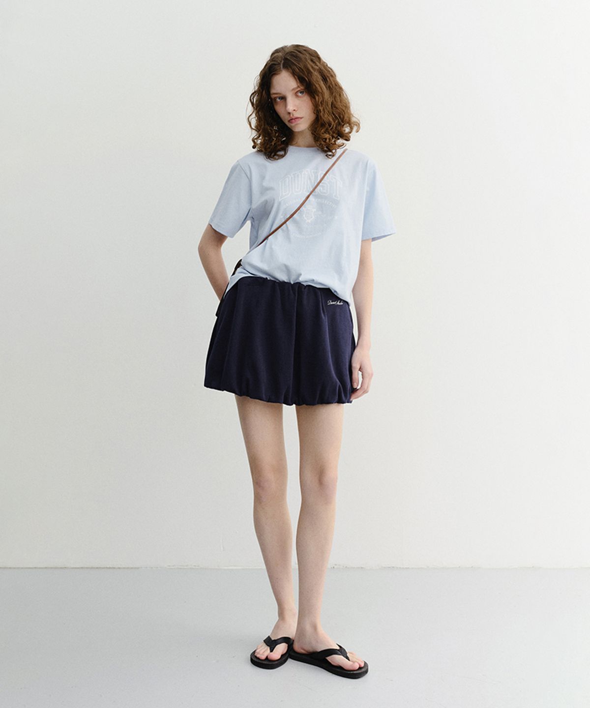 던스트(DUNST) MINI VOLUMED SKIRT_UDSK6B228_NAVY
