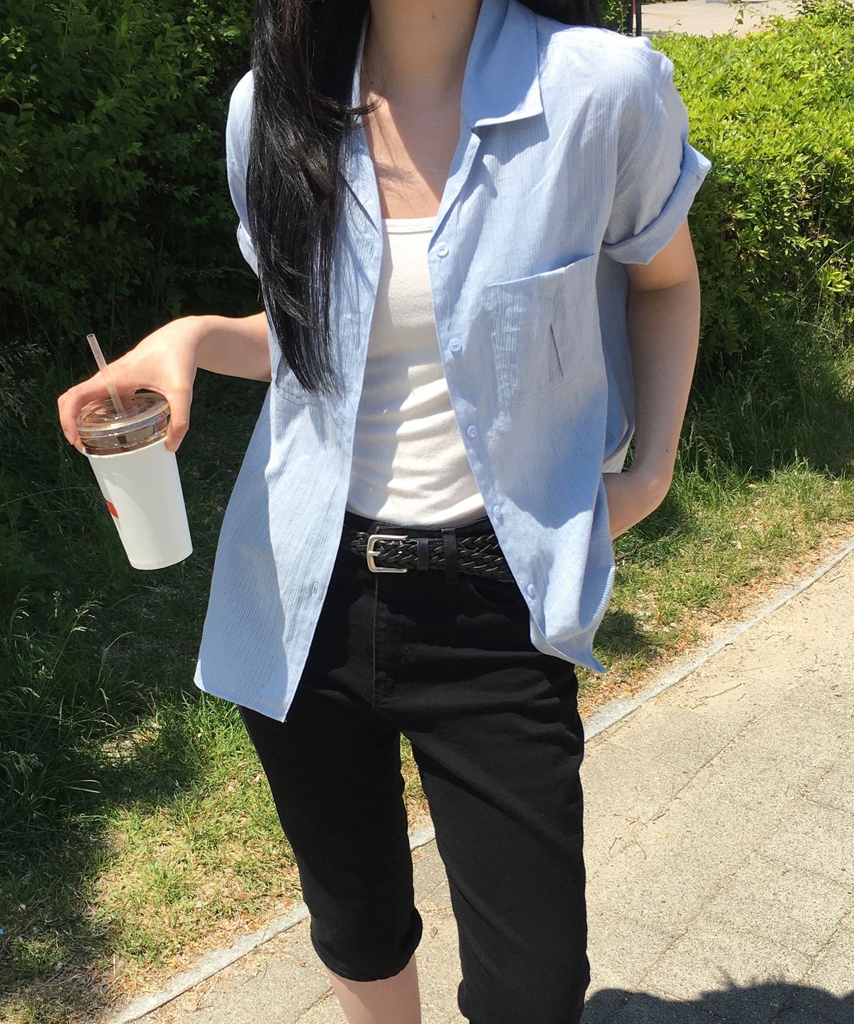 드로우핏 우먼(DRAWFIT WOMEN) 스트라이프 스탠다드 오픈 카라 반팔 셔츠 [SKY BLUE]